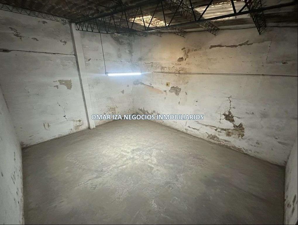 Venta local industrial, comercial o deposito. Galpon en La