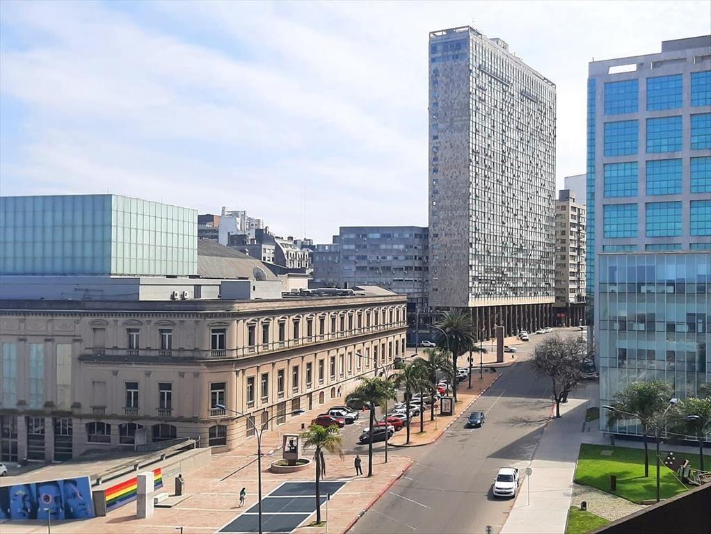 ALQUILER Oficina AAA - Cuidad Vieja / Centro - Plaza Indepe