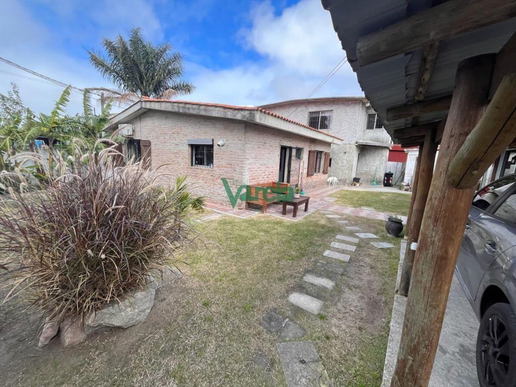 Casa en venta en Lagomar de 2 dormitorios, mas de