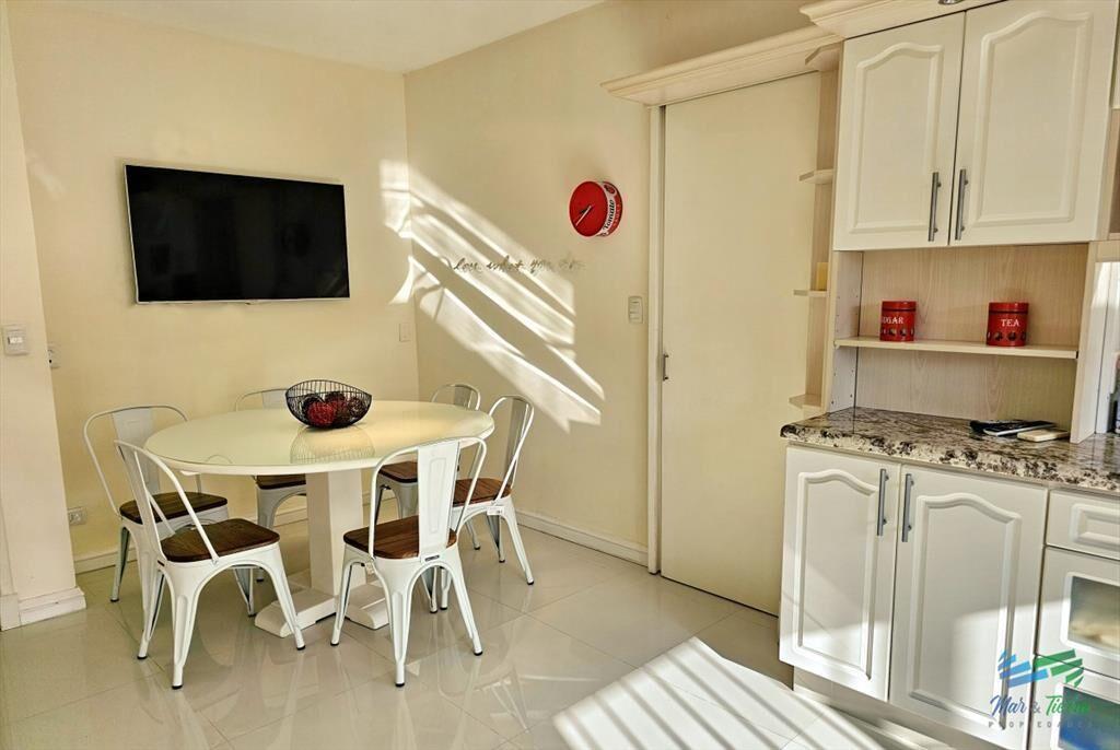 En venta casa de 5 dormitorios con piscina en del