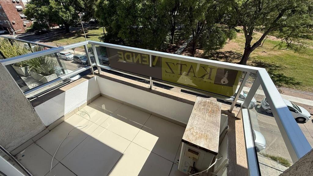 Proximo Puerto del Buceo, 29 m2, terraza, lavadero y barbac