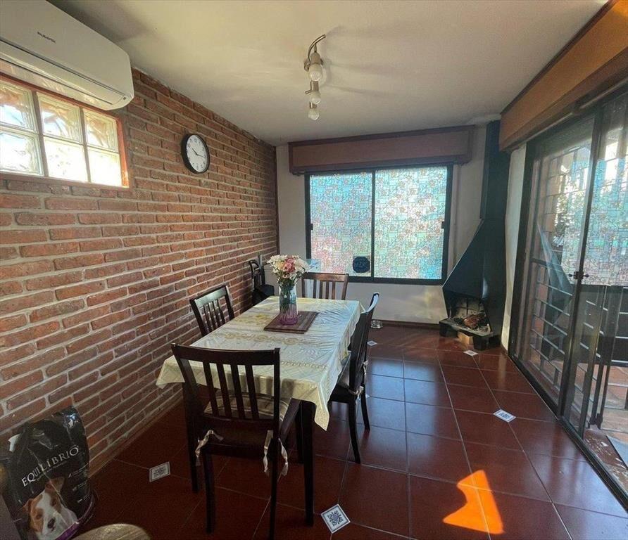 RENTISTAS!!!Venta casa ph de altos de 4 dormitorios con ren