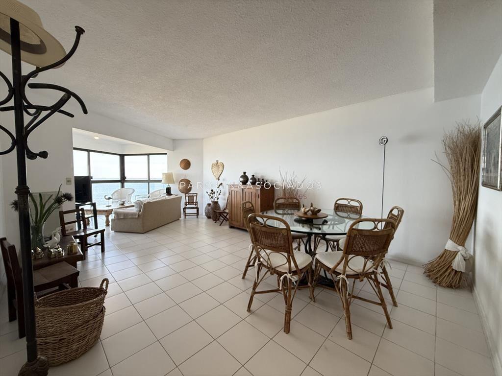 Departamento en Venta de 2 dormitorios en Playa