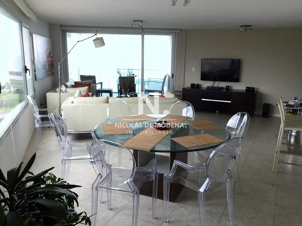 Torre con servicios en Brava