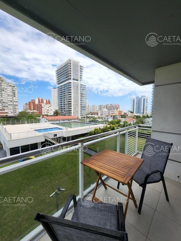 Alquiler temporal, apartamento 3 dormitorios, playa brava,