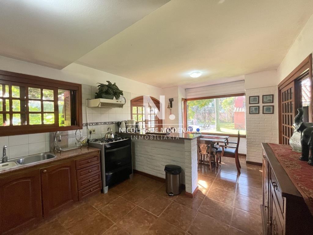 Venta Casa - 5 dormitorios 3 baños - Punta
