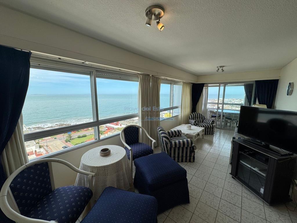 Apartamento en Venta de 3 dormitorios en la de ,