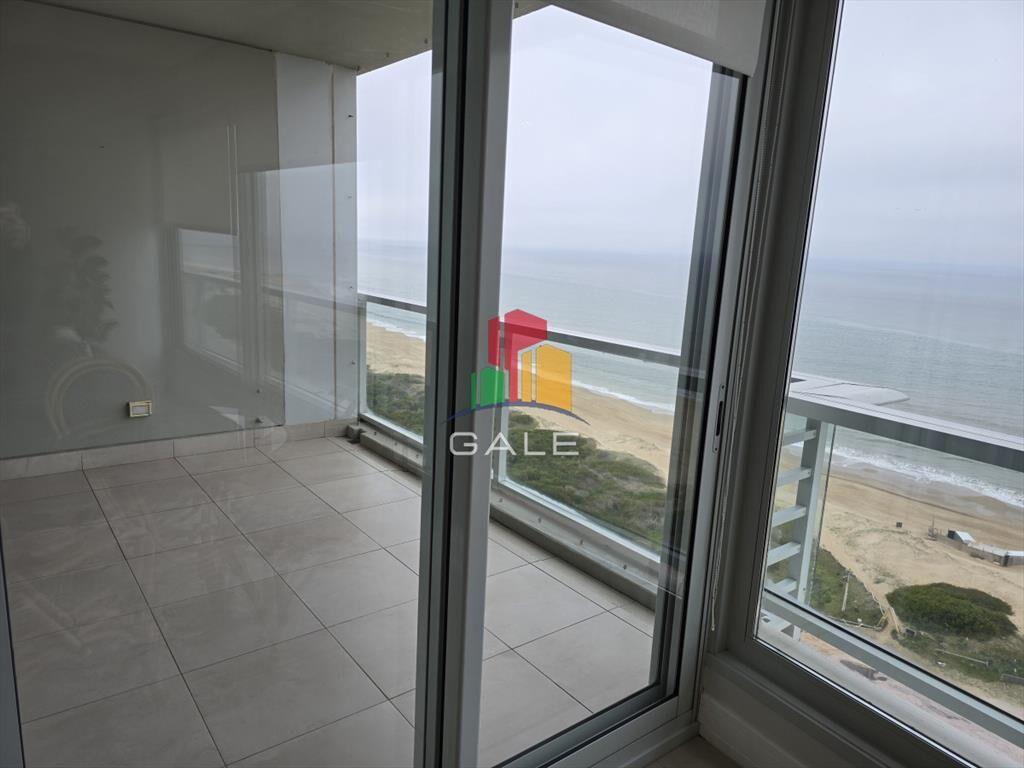 Premiun sobre playa brava.