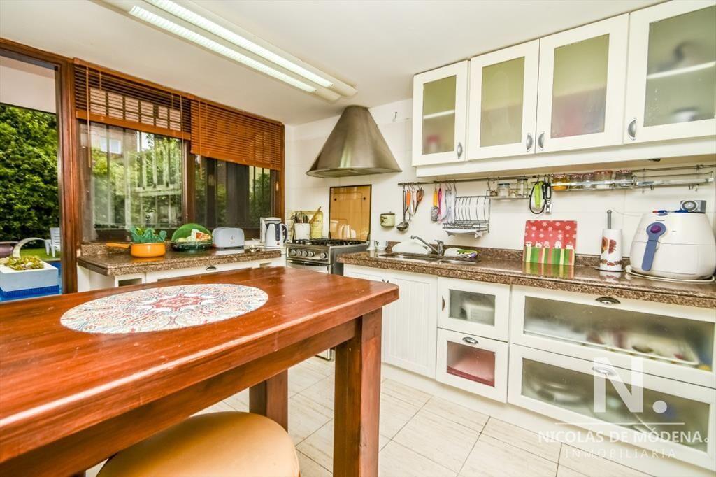 Casa de Cuatro Dormitorios en Venta - Punta del Este