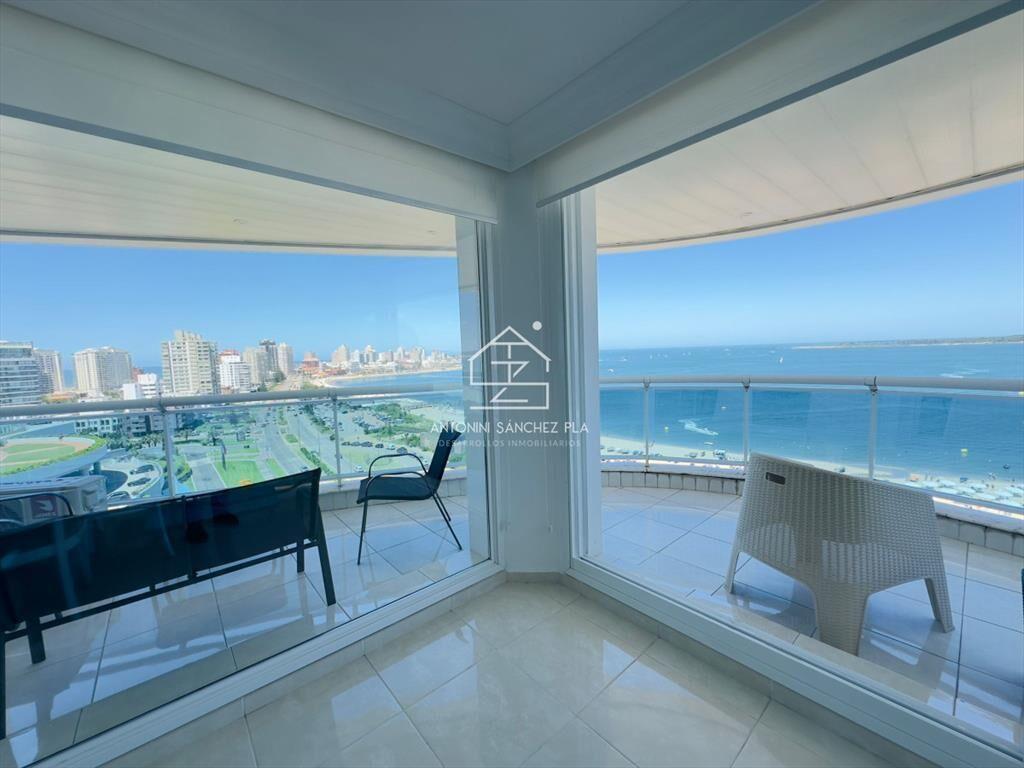Apto en venta, excelente vista a la playa mansa,