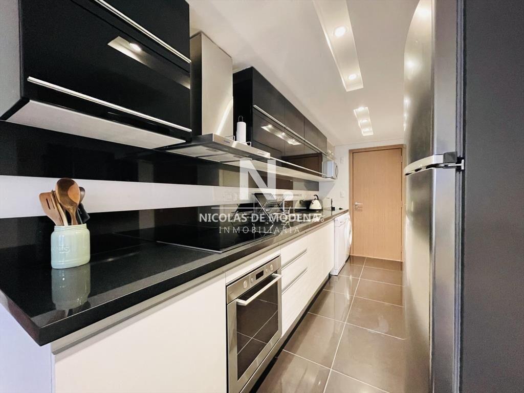 Apartamento de 3 Dormitorios con Parrillero en -