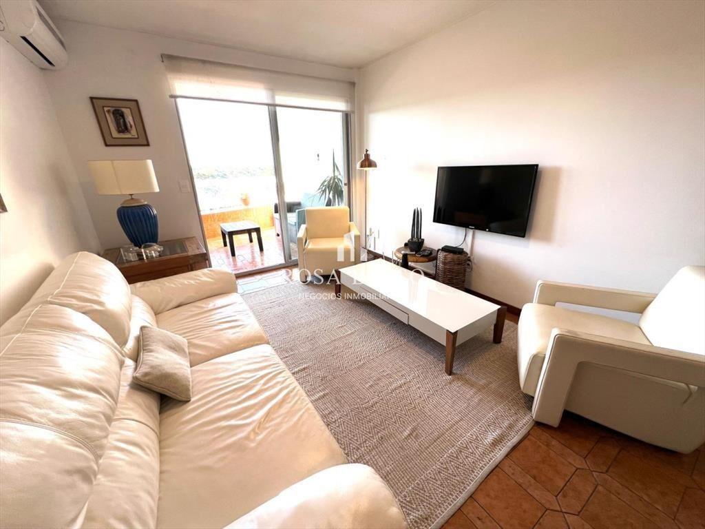apartamento en venta zona shopping punta, 2 y