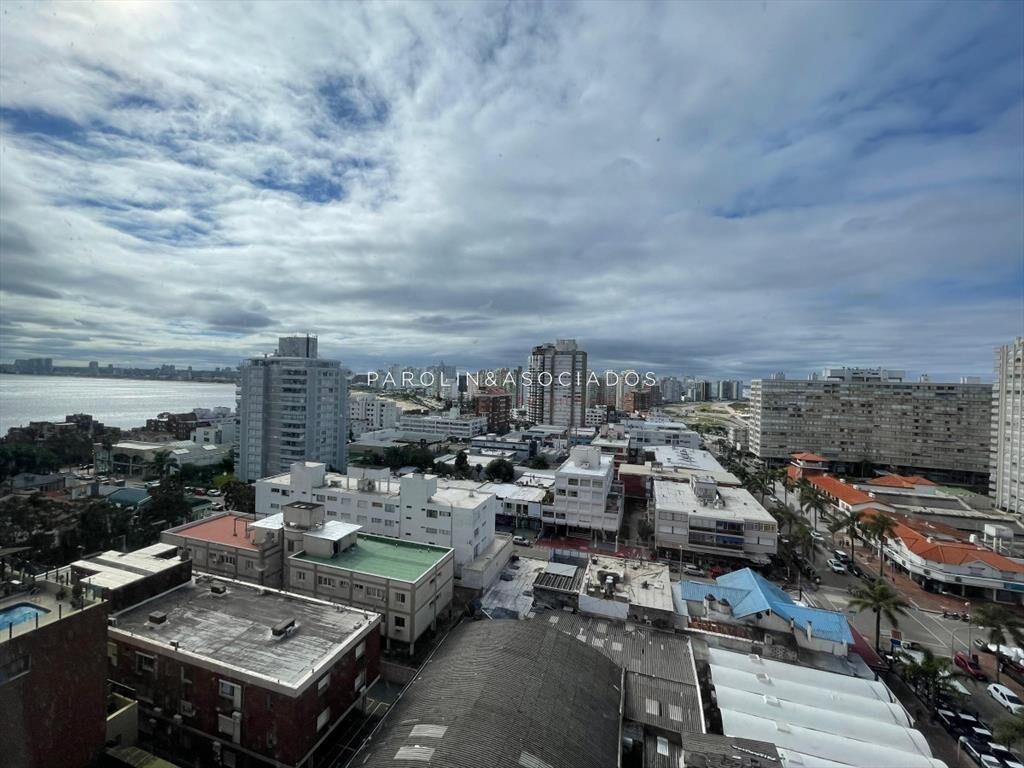 Apartamento en venta de 3 dormitorios en Punta