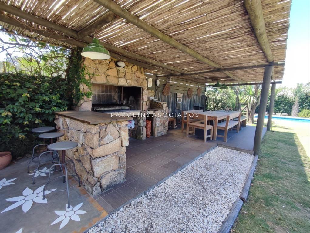 Hermosa casa en venta en Montoya a solo pasos de