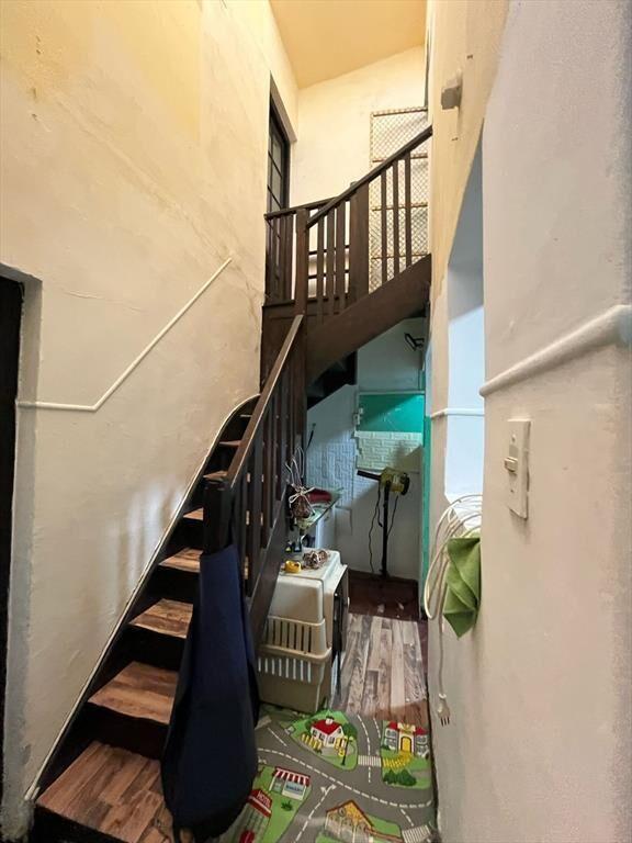 Venta de Casa de 10 Dormitorios con Local en Parque Rodó...