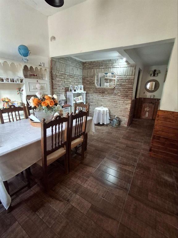 Venta de amplia casa, 3 dorm, garage, patio, PU, Prado