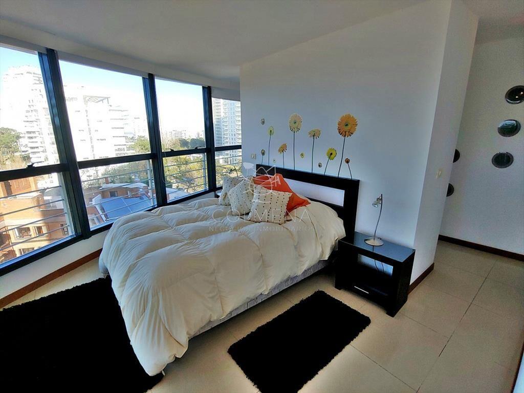 Apartamento en Torre de categoria.