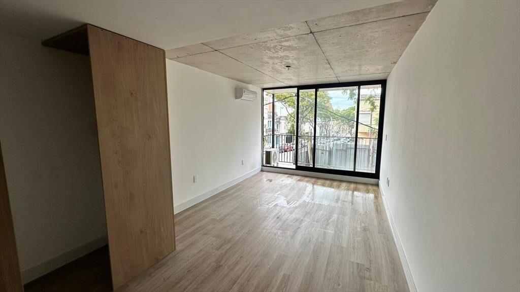 Venta Apartamento monoambiente con balcón en excelente zona
