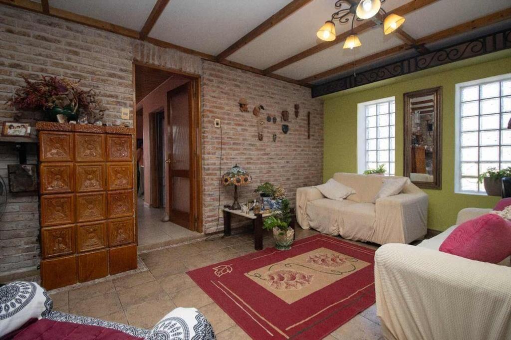 Venta Casa + 4 Apartamentos San Luis