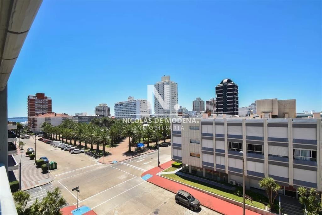 Torre en Península con piscina. Apartamento en 1