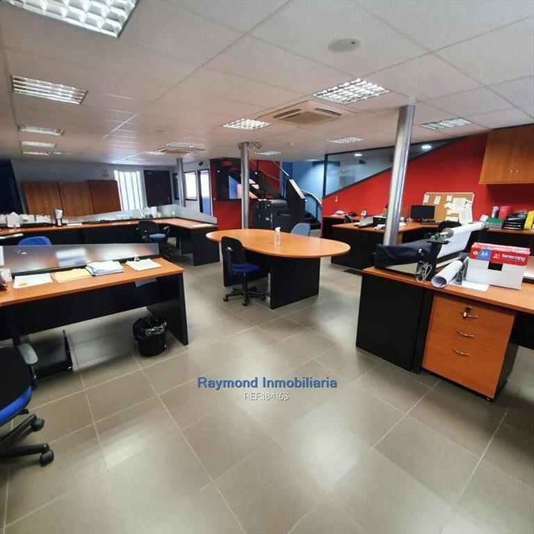 Venta local para oficinas de 580m2 en Sayago