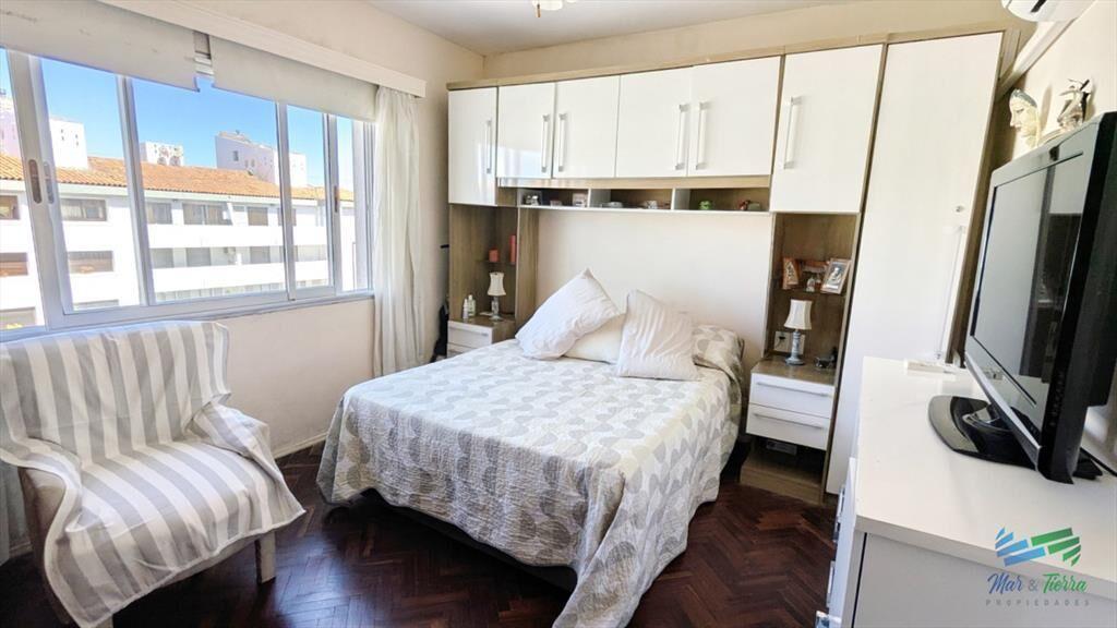 Venta apartamento un dormitorio con cochera en la