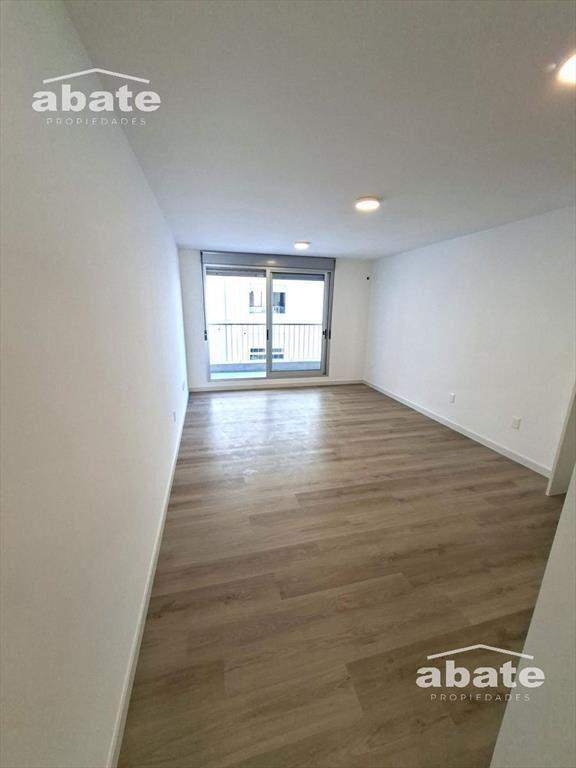 Venta apartamento 1 dormitorio GRAN PATIO PRIVADO en Cord
