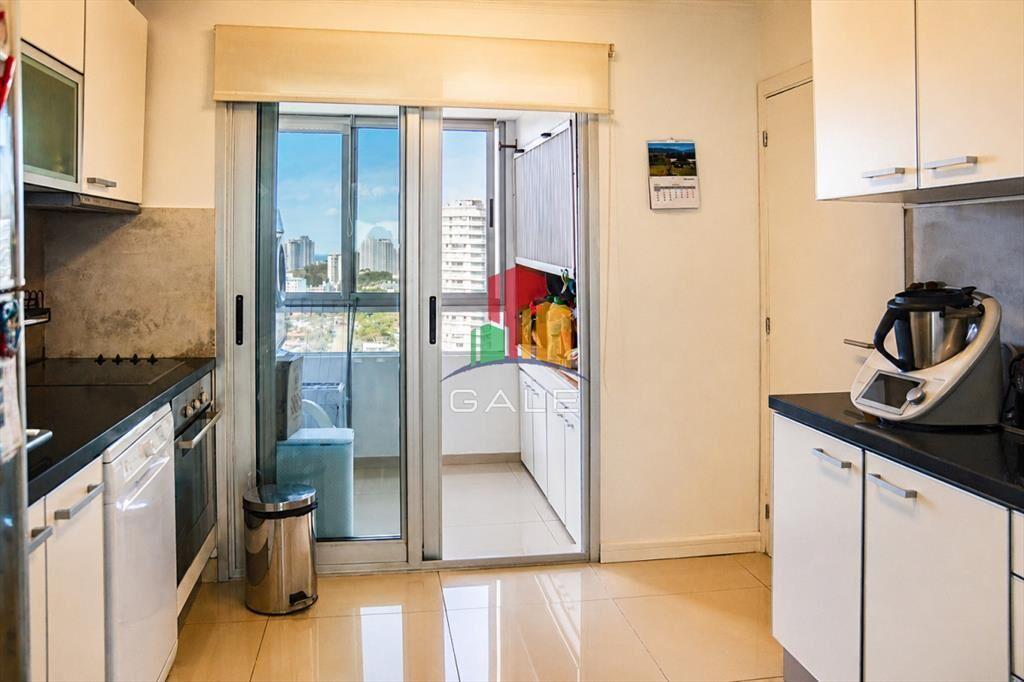 Departamento de 3 dormitorios en venta a pasos del mar. Gal