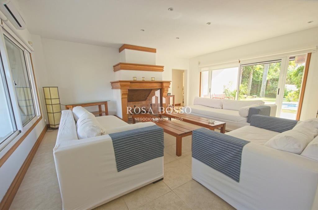 Casa de 5 dormitorios en venta Montoya
