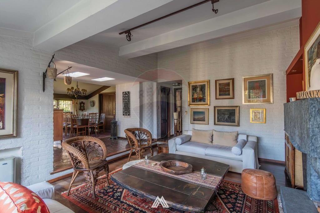Venta casa Carrasco Sur 5 dormitorios piscina