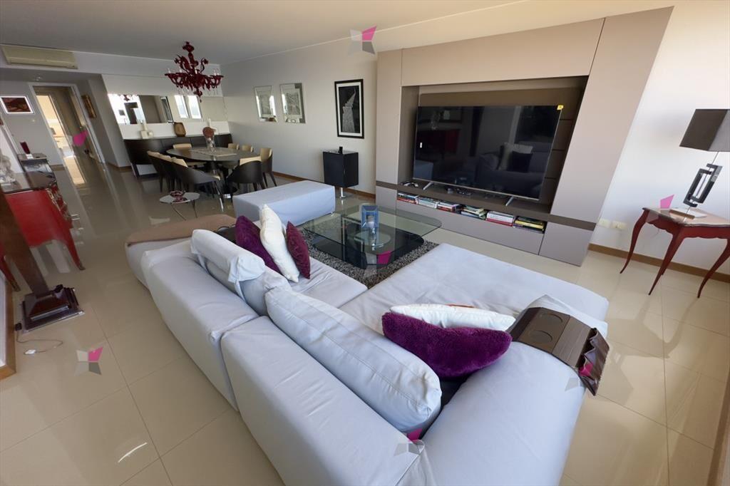 Apartamento de 3 dormitorios en torre de categoría - Prime