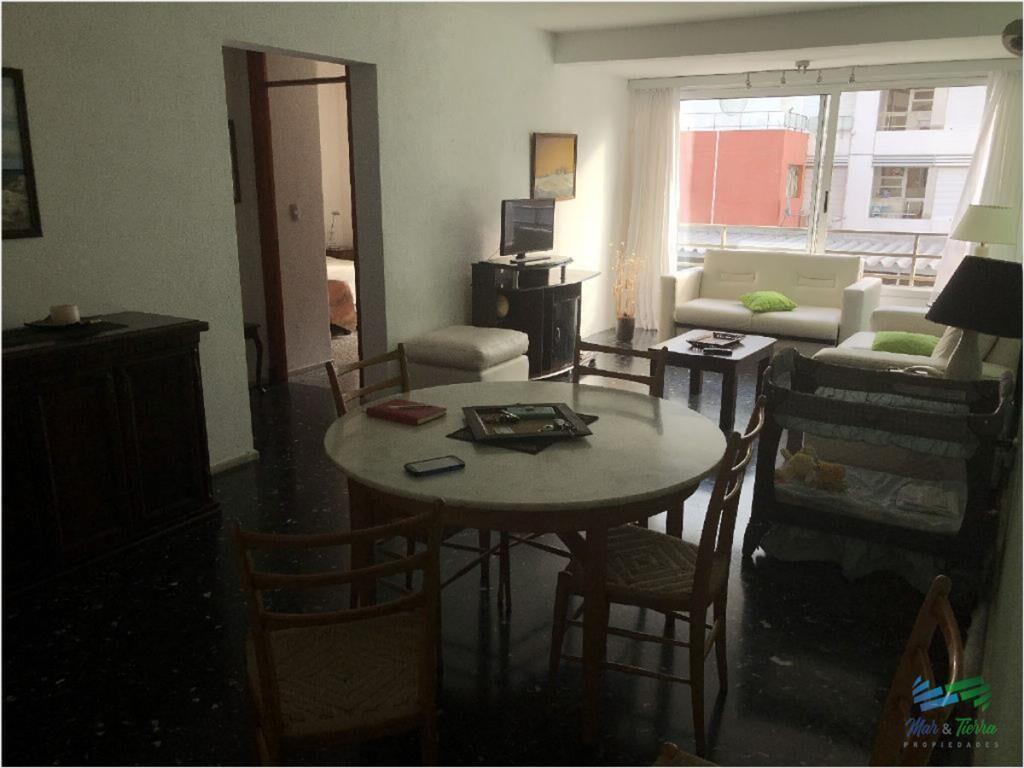 En venta apartamento 2 dormitorios sobre calle