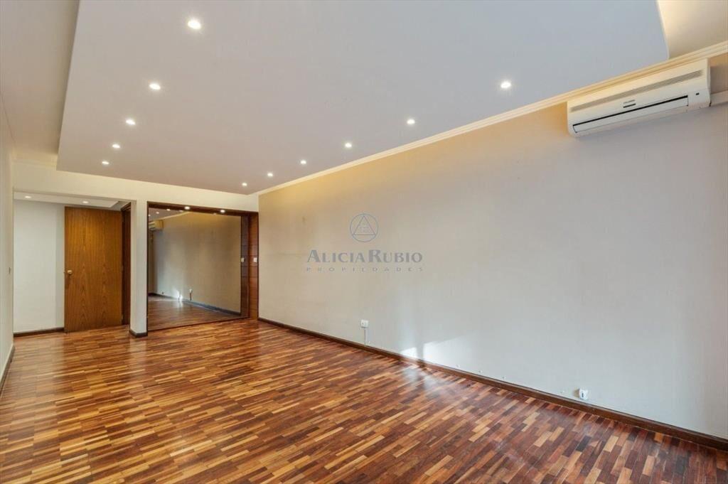 APARTAMENTO EN VENTA CON PATIO 122 MTS DE PARRILLERO. 2...