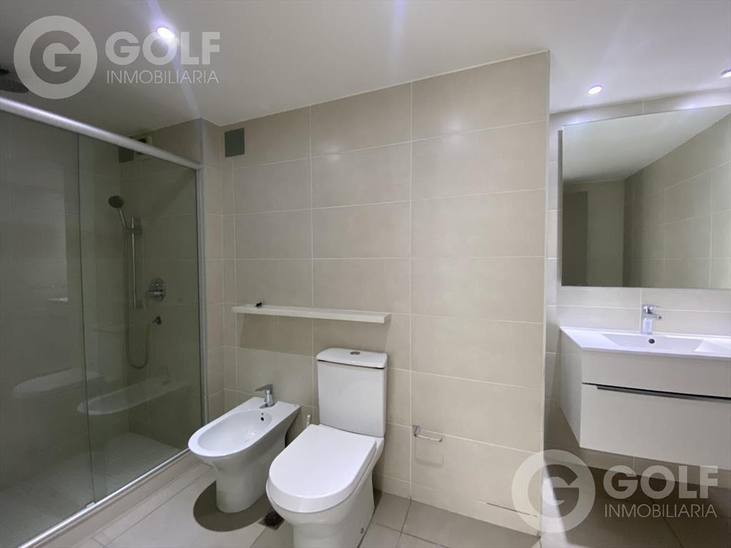 Venta apartamento de 2 dormitorios 2 cocheras con renta en