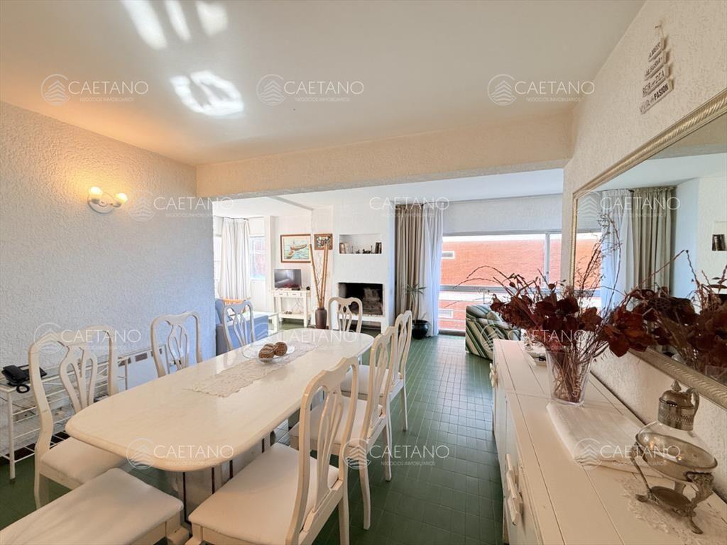 Venta apartamento 2 dormitorios frente al mar -