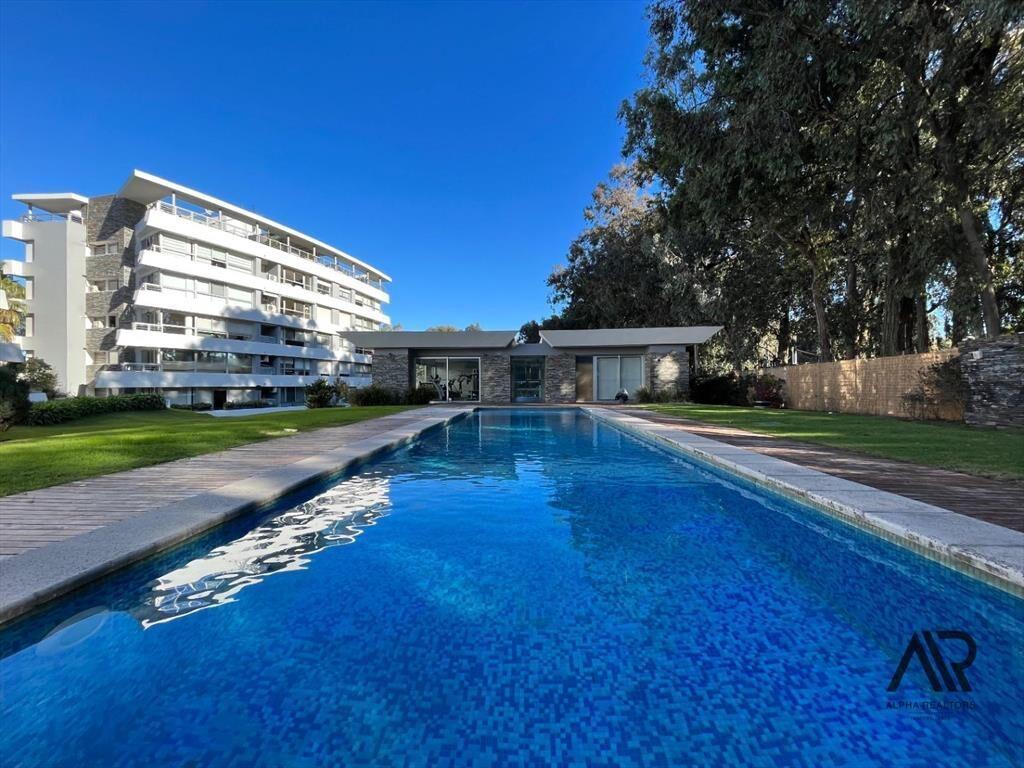 Apartamento en venta de 2 dormitorios, 2 baños y 2 garaj...