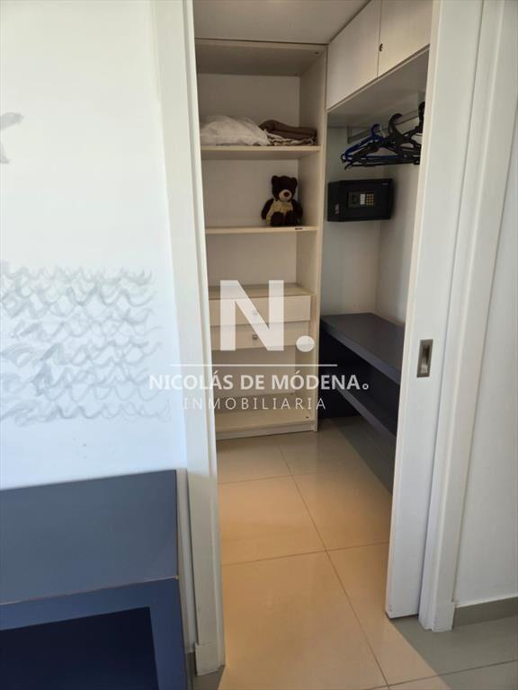 Vende apartamento de 3 dormitorios en Playa Punta
