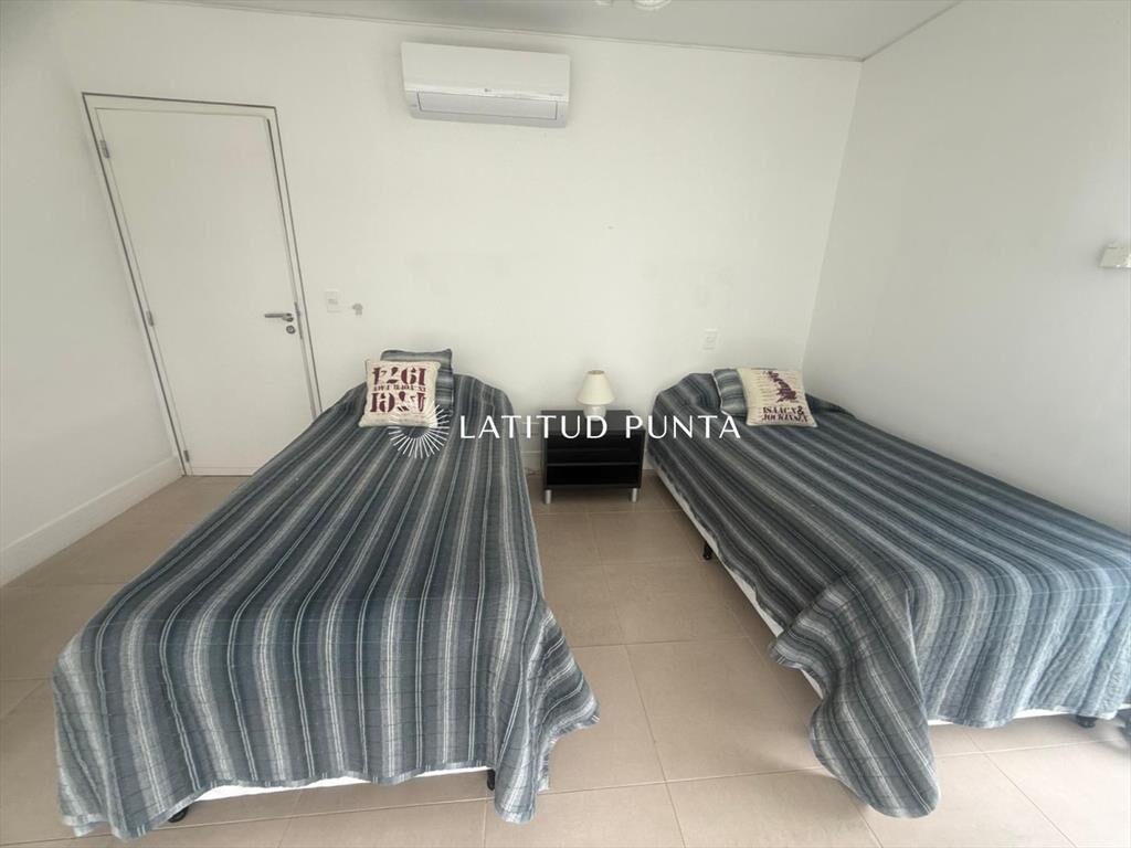 Apartamento esquinero en Le Parc, 3 suites más