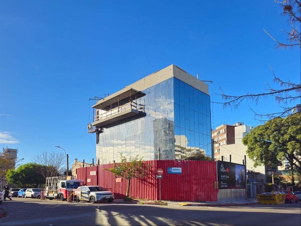 ALQUILER PISO DE OFICINAS BUCEO - POCITOS NUEVO - ZONA WORL