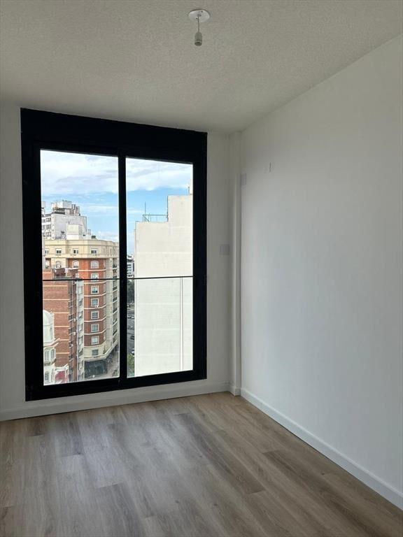 Alquiler Apartamento 2 Dormitorios en Tres Cruces con garaj
