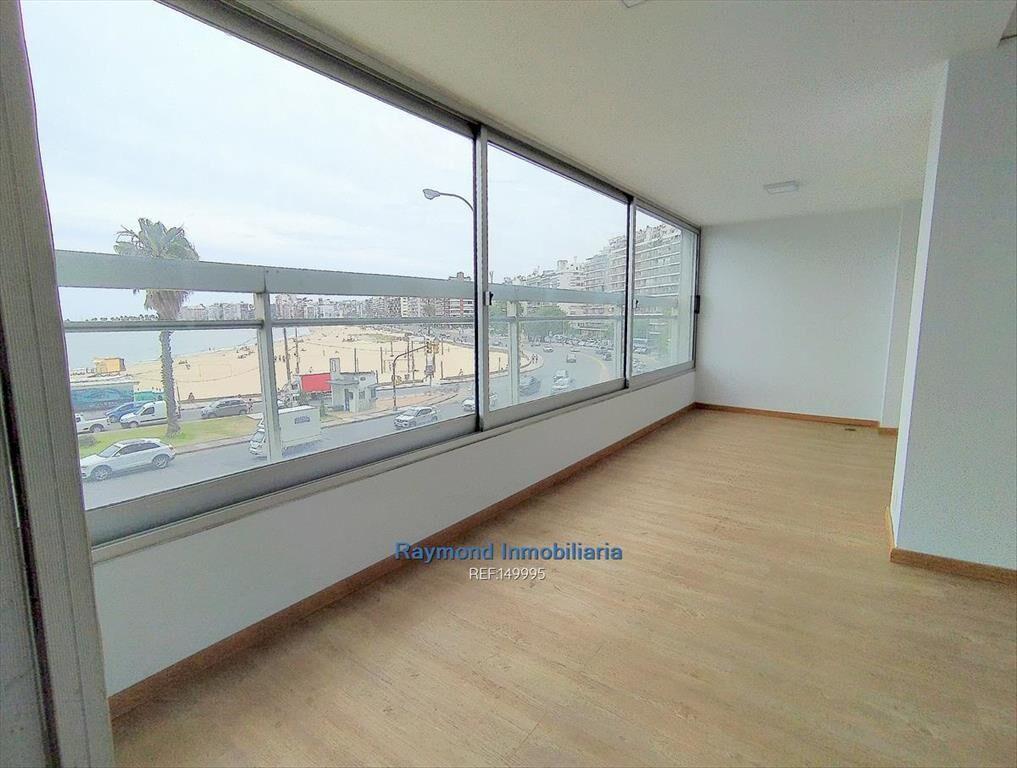 Venta Apartamento Pocitos 3 Dormitorios 4 Baños Servicio Lo