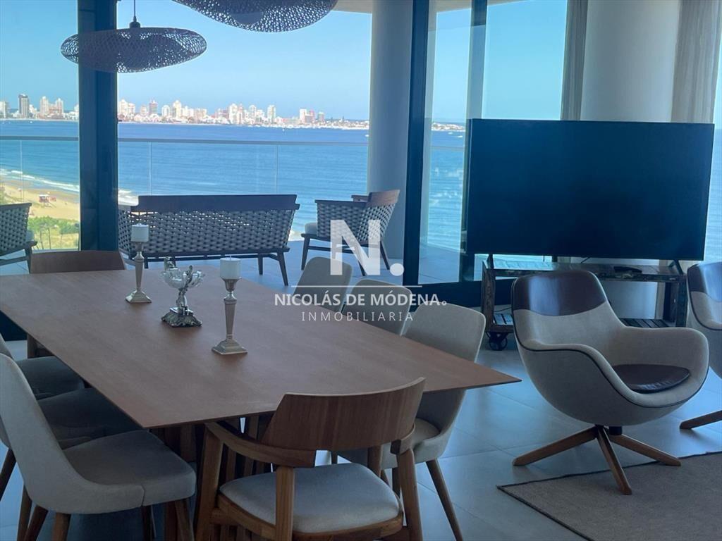 En venta Departamento de 3 dormitorios + en