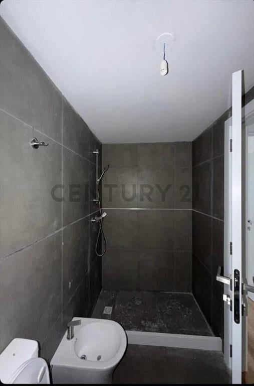 ALQUIER APTO 1 DOR CON GARAGE,CENTRO A ESTRENAR AL FRENTE...