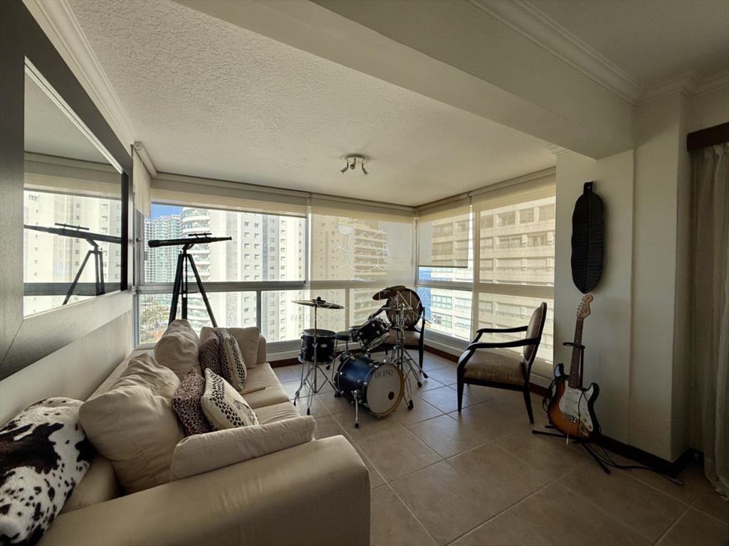Lindo entorno ,nuevo ,con servicios , buena zona