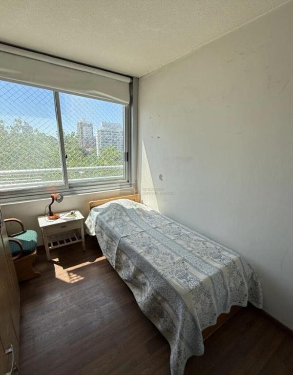 Se vende apartamento de dos dormitorios, dos baños y garage