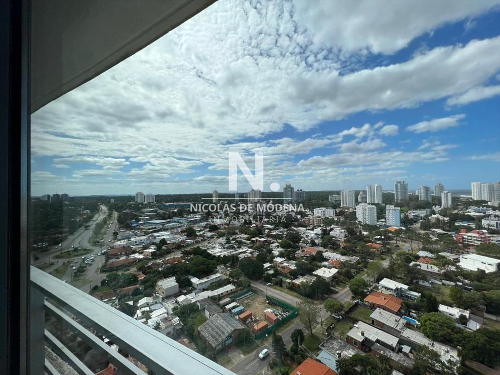 Hermoso apartamento con excelente vista!