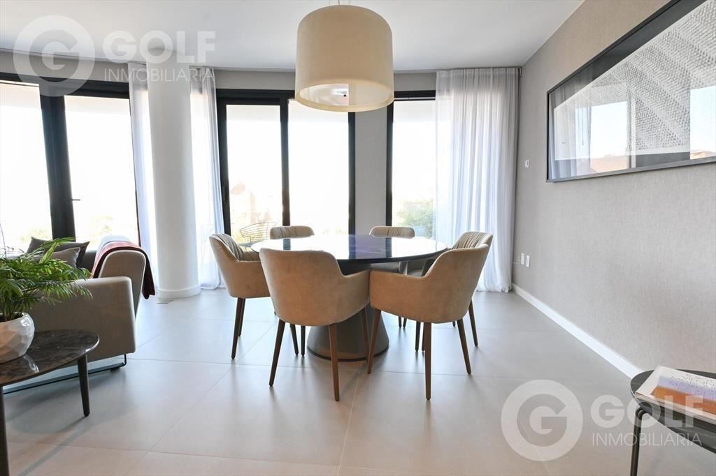 Venta / Alquiler de apartamento de 3 dormitorios en COSMOS