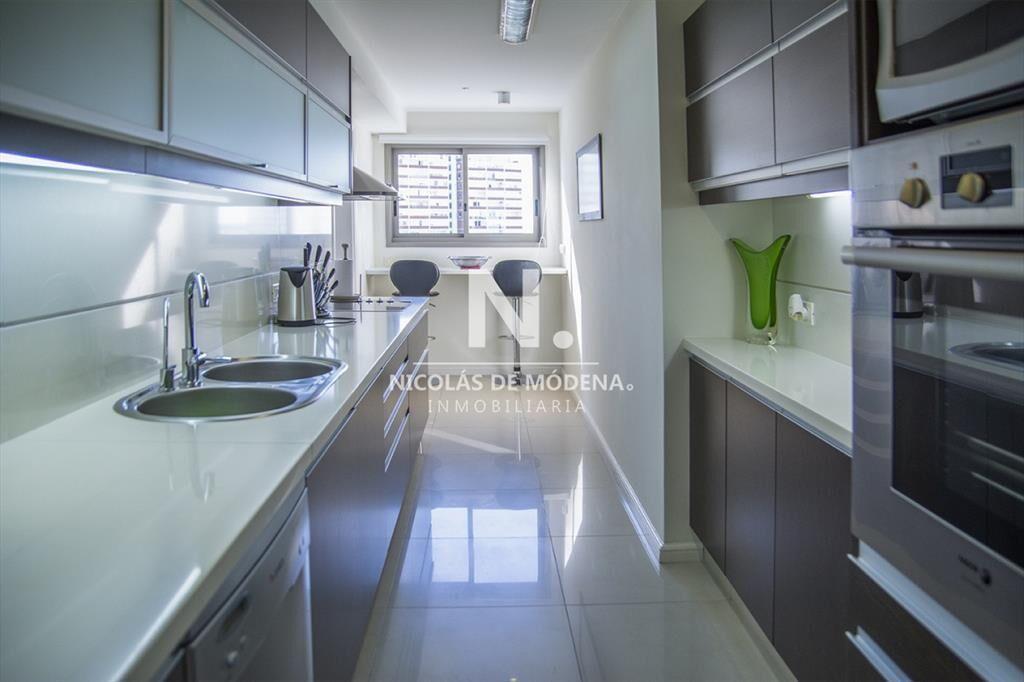 Vende apartamento de 3 dormitorios en Torre I, al