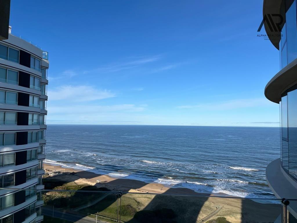Apartamento en venta c/ cochera en Playa Brava