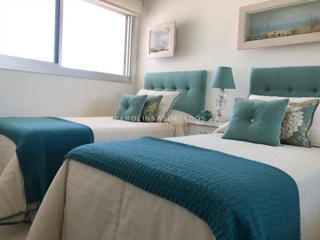 Apartamento de 3 dormitorios en Miami Boulevard,